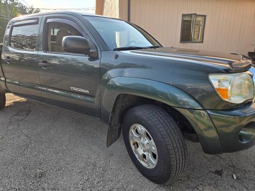 Green 2011 Toyota Tacoma Base