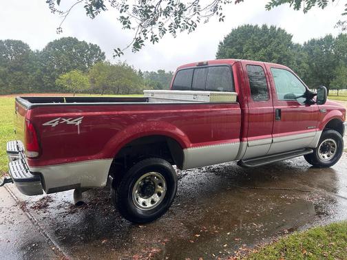 Red 2002 Ford F-250 XL SuperCab Super Duty