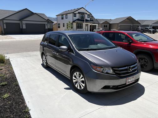 Gray 2017 Honda Odyssey EX-L