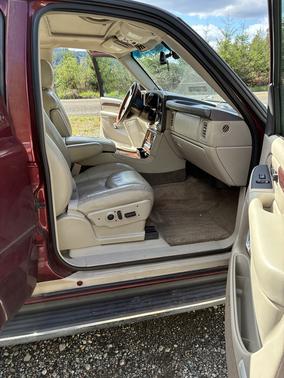 2003 Cadillac Escalade Base