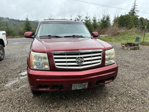 2003 Cadillac Escalade Base