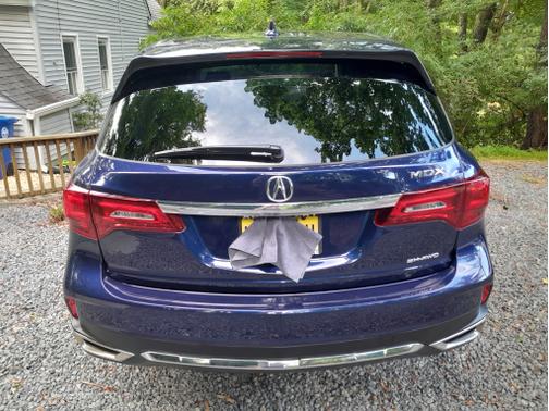 Photo 2 of 10 of 2017 Acura MDX 3.5L w/Technology Package