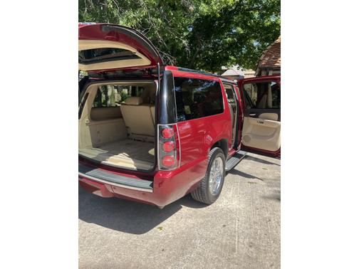 Photo 5 of 13 of 2010 GMC Yukon XL Denali