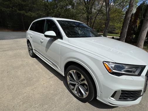 White 2020 Audi Q7 55 Premium Plus