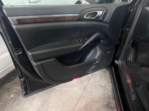Black 2011 Porsche Cayenne Cayenne Turbo