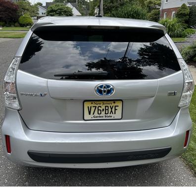 2012 Toyota Prius v Five