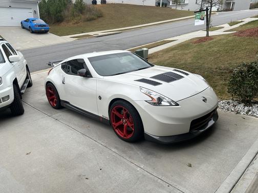 White 2014 Nissan 370Z NISMO
