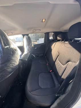 White 2017 Jeep Renegade Latitude