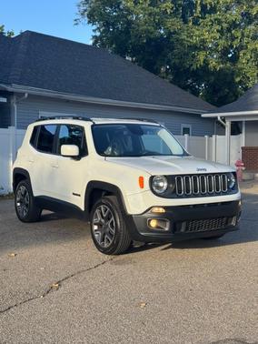 White 2017 Jeep Renegade Latitude