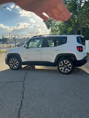 White 2017 Jeep Renegade Latitude
