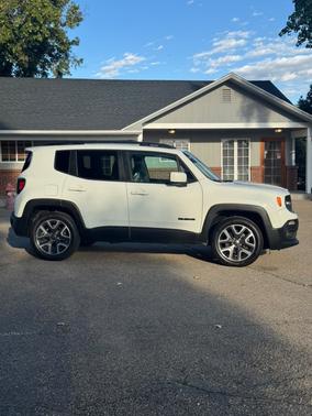 White 2017 Jeep Renegade Latitude