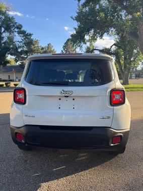 White 2017 Jeep Renegade Latitude