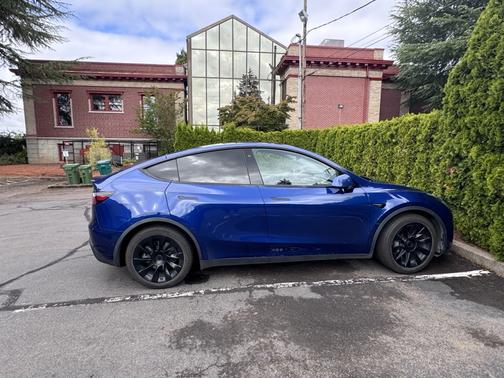 2020 Tesla Model Y Long Range