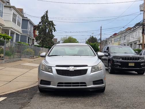 Silver 2012 Chevrolet Cruze LT