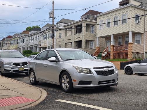 Silver 2012 Chevrolet Cruze LT