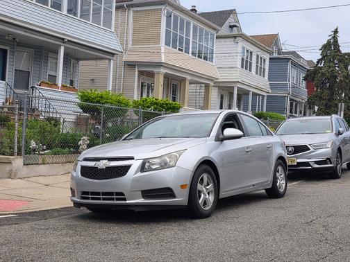 Silver 2012 Chevrolet Cruze LT