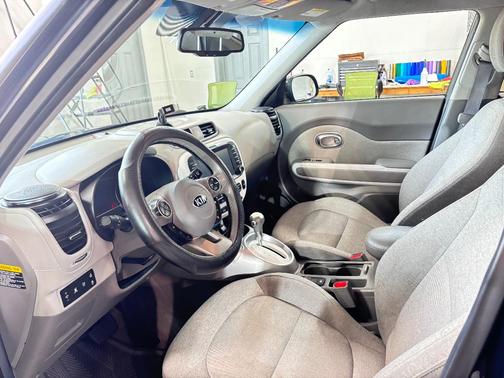 Black 2017 Kia Soul EV Base