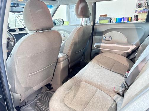 Black 2017 Kia Soul EV Base