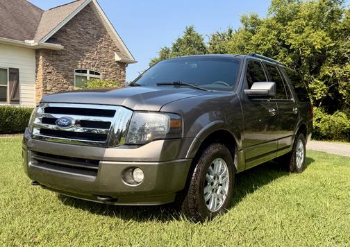 Gray 2013 Ford Expedition Limited