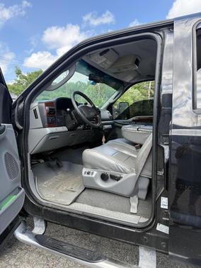 Black 2006 Ford F-350 Lariat Crew Cab Super Duty