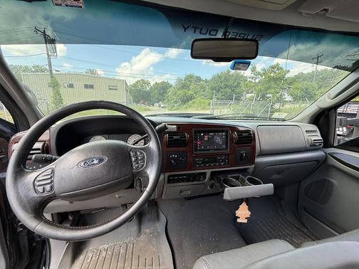 Black 2006 Ford F-350 Lariat Crew Cab Super Duty