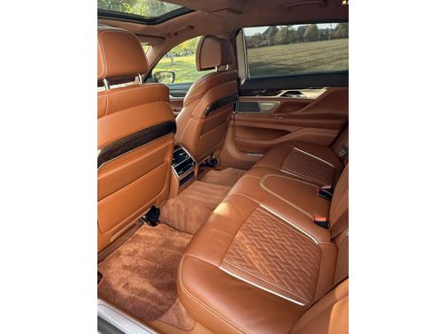 2021 BMW 750 i xDrive