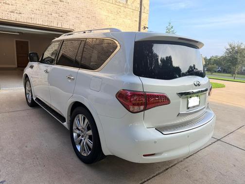 White 2014 INFINITI QX80 Base