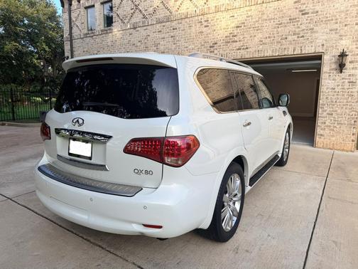 White 2014 INFINITI QX80 Base