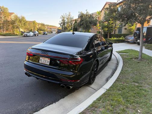 Black 2023 Audi S8 4.0T