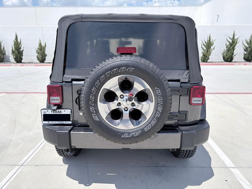 Gray 2016 Jeep Wrangler Sahara