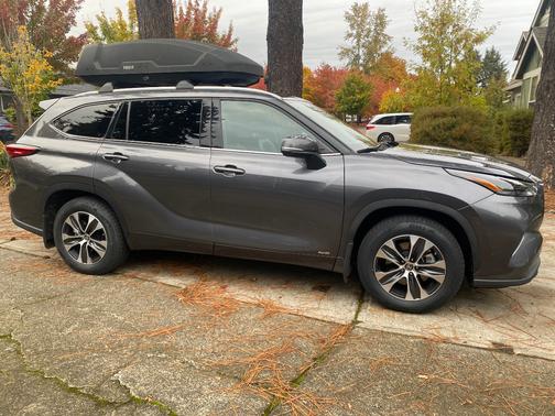 2022 Toyota Highlander Hybrid XLE