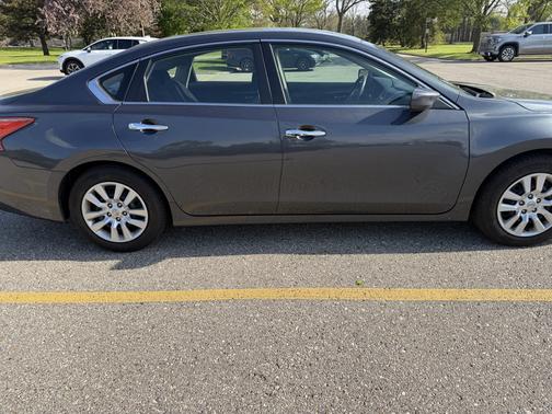 Gray 2013 Nissan Altima 2.5 S