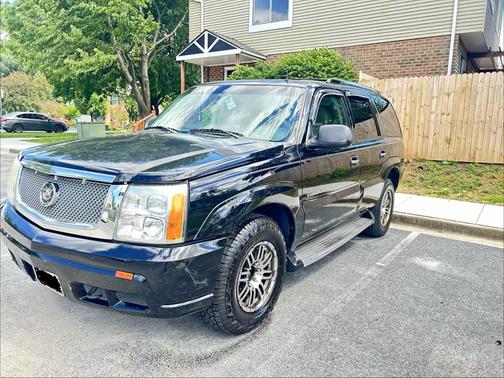 Black 2002 Cadillac Escalade Base