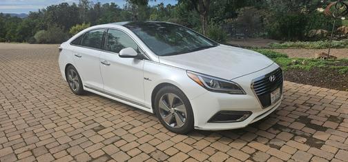 2016 Hyundai SONATA Hybrid Limited