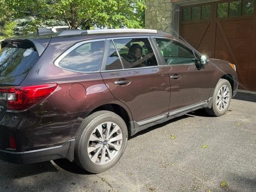 Brown 2017 Subaru Outback 2.5i Touring
