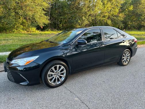 Blue 2016 Toyota Camry XLE