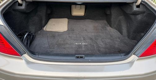 Gold 2001 Toyota Avalon XLS