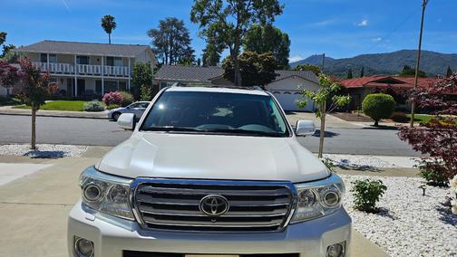 White 2013 Toyota Land Cruiser Base
