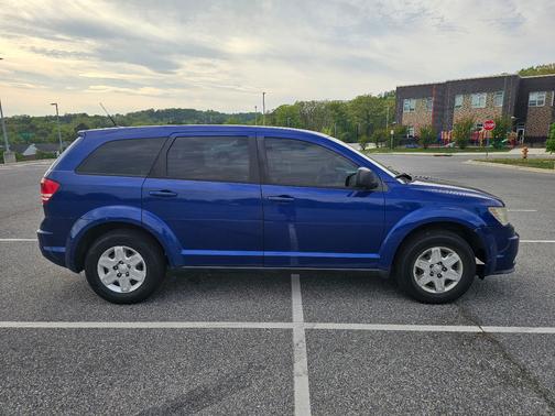 Blue 2012 Dodge Journey SE