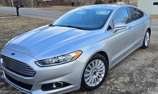 2016 Ford Fusion Hybrid SE
