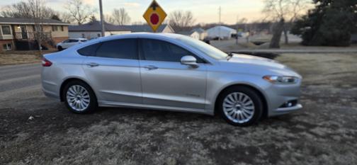 2016 Ford Fusion Hybrid SE