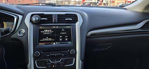 2016 Ford Fusion Hybrid SE