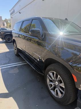 2023 Chevrolet Suburban LT