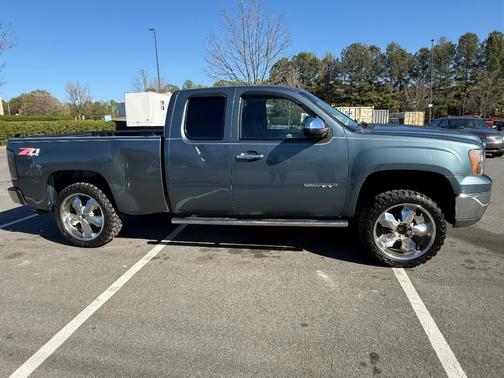 Green 2011 GMC Sierra 1500 SLE