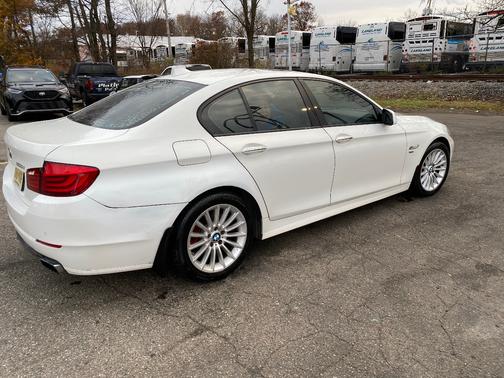 2011 BMW 550 i xDrive