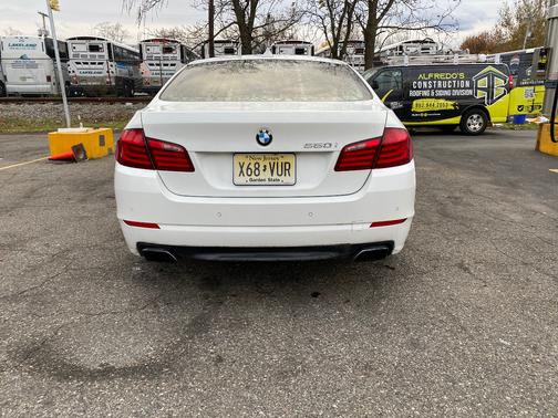 2011 BMW 550 i xDrive