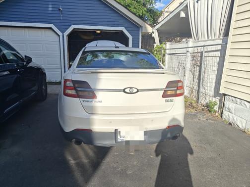 White 2013 Ford Taurus SHO
