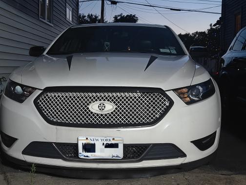 White 2013 Ford Taurus SHO