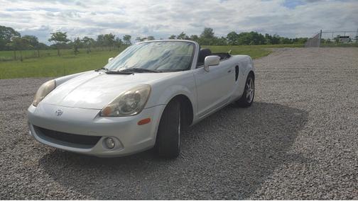 Photo 1 of 9 of 2003 Toyota MR2 Spyder