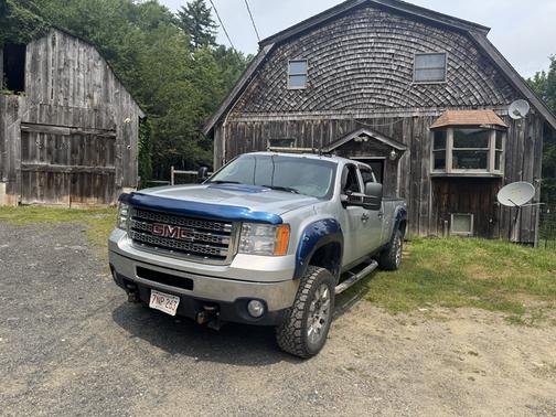 Silver 2013 GMC Sierra 2500 SLE